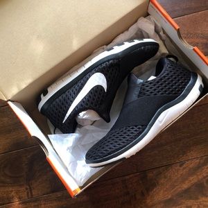 NEW Nike Free Connect, Size 6